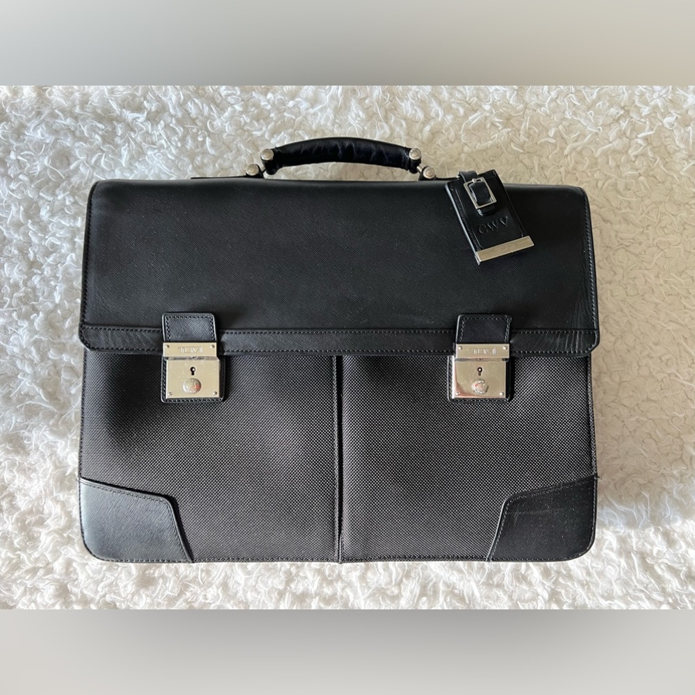 Tumi, executive bag, excellent condition